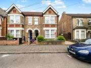 5 Bedrooms Semi detached house for sale in Goldington...