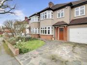 5 Bedrooms Semi detached house for sale in Greenfield...