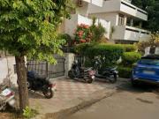 5 BHK Independent House in Sector 33 for resale...