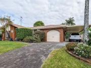 5 Carlton Court, Arundel, QLD 4214
