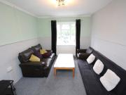 5 Dbl Bed Maisonette with Lounge – Surbiton Camellia...