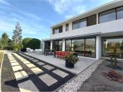 5 dormitorios escritorio taller Las Brisas