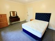 5 Double Bedrooms. Close to... 5 Double Bedrooms. Close to...