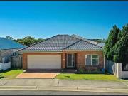 5 Grenada Court, Varsity Lakes, QLD 4227