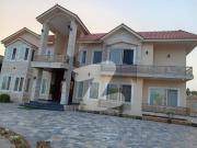 5 Kanal Fully Furnished Farm House For Sale In Gulberg...