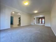 5 Large bedroom with great location