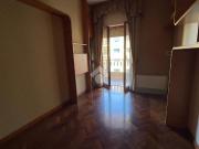 5 locali in affitto