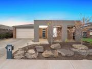 5 MacKay Road, MANOR LAKES, VIC, 3024