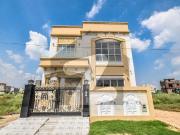 5 marla brand new bungalow for rent near market easy access