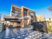 5 Marla Corner Near Huge Park Top Notch Eye Catching...