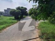 5 marla hot location e block near to park
