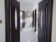 5 Marla Lower portion facing park House for rent in lake...