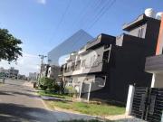 5 marla plot for sale on investor rate in heart of lahore