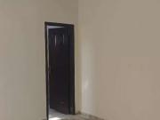 5 marlah hous for rent tile flor 5 baeds Lahore Johar...