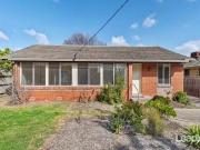 5 Melba Avenue, Sunbury, VIC 3429