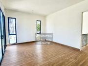 5 min to mcdonald pelangi indah Nice neighbourhood....