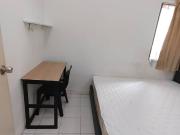 5 Min Walk To LRT, Medium Room with Fans @ Ara...