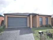 5 Perry Circuit, Cranbourne North VIC 3977 House For Lease