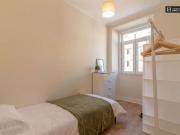 5 quarto, Lisbon Lisbon 1050 082 54283269