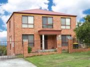 5 room house to let in 2 Maddern Street, Black Hill