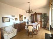 5 VANI LUMINOSI + 2 P. AUTO + CANTINA JAPIGIA BARI