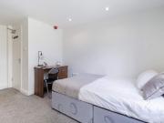 5 WINSTANLEY TERRACE Leeds LS6 1DS