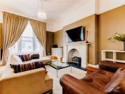 5Bedrooms, 2Bathrooms