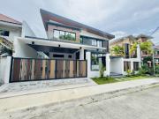 5Bedrooms Modern Two Storey House and Lot with Swimming...