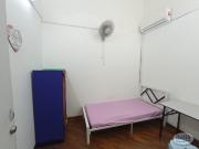 5mins drive to LRT Station Bandar Puteri Single Room at...