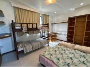 600 Área Útil Casa Alugar, 6 Dormitórios localizado em...