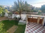 600yd 2 Unit Bungalow For Rent