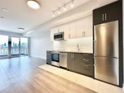 602 2 Bathurst Street