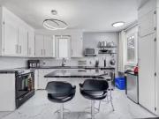 60406259 112 Vivian Ave