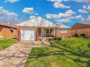 6056 Castle Dr, Wichita, KS 67218
