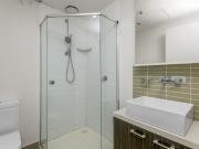 607/8 Sutherland Street, Melbourne