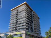 607 485 Groves Avenue