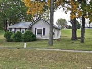 607 N Bluff St, Albany, IL 61230