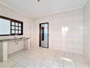 60 Área Útil Casa Alugar, 2 Dormitórios localizado em...