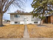 60 Gray Crescent Nw, Medicine Hat, AB, T1A 7E1 house for...