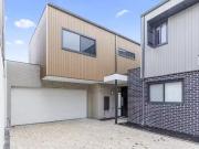 6/10 Anthus Corner, Waterford, WA 6152