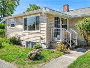 6134 ne multnomah st