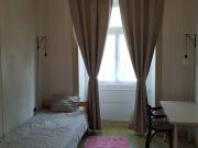 6144 Quarto em apartamento com no Chiado