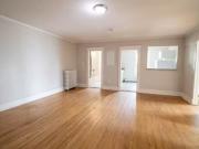 61571939 4861 Valley Way