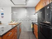 615 1 Burrard Street