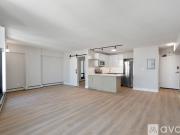 6166 N Sheridan Rd, Unit 28E 6166 N Sheridan Rd, Unit 28E