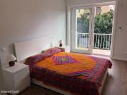 622774 Quarto com cama de casal, com varanda.