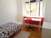 62336 Quarto com cama de solteiro em.