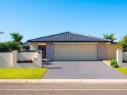 62 Rumrunner Street, Mermaid Waters, QLD 4218