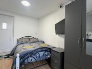 62 The Glade, London, IG5 0NF, United Kingdom | Studio...