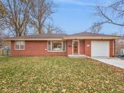 6330 Center St, Des Moines, IA 50312